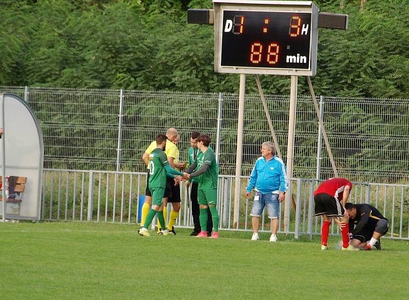 Z fotbalového utkání I.B třídy Ostrá - Semice (1:3)