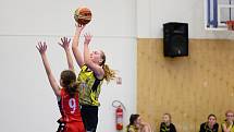 Z basketbalového utkání Středočeského přeboru starších minižákyň U13 Sadská - Mladá Boleslav (119:12)