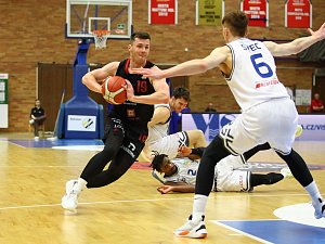 Z basketbalového utkání play off Kooperativa NBL Nymburk - USK Praha (83:86)