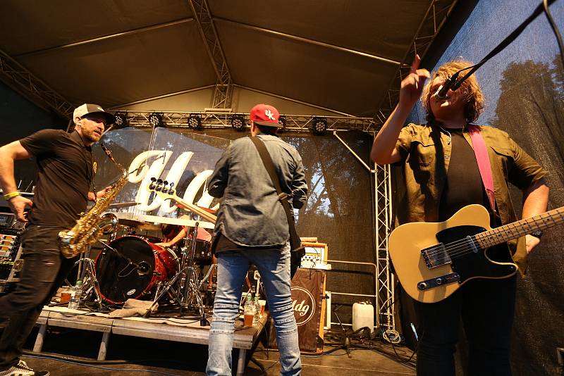 Koncert kapely UDG v Kostomlatech na Nymbursku.