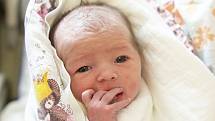 Natália Ambrozová se narodila v nymburské porodnici 16. září 2021 ve 2.27 hodin s váhou 2900 g a mírou 48 cm. V Nymburce bude holčička bydlet s maminkou Lucií, tatínkem Danielem a bráškou Filipem (2 roky).