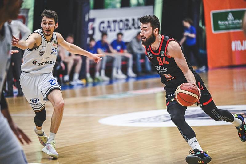 Z basketbalového utkání Kooperativa NBL USK Praha - Nymburk (80:85)