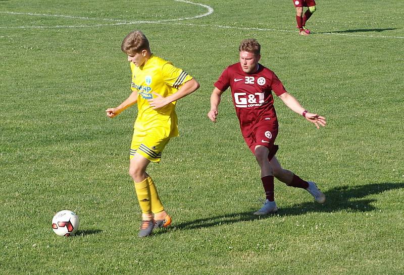 Z fotbalového utkání krajského přeboru Vykáň - Bohemia Poděbrady (1:4)