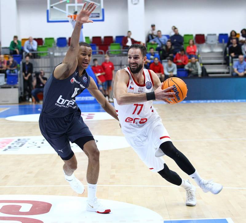 Z basketbalového utkání Ligy mistrů Nymburk - Bamberg (91:71).