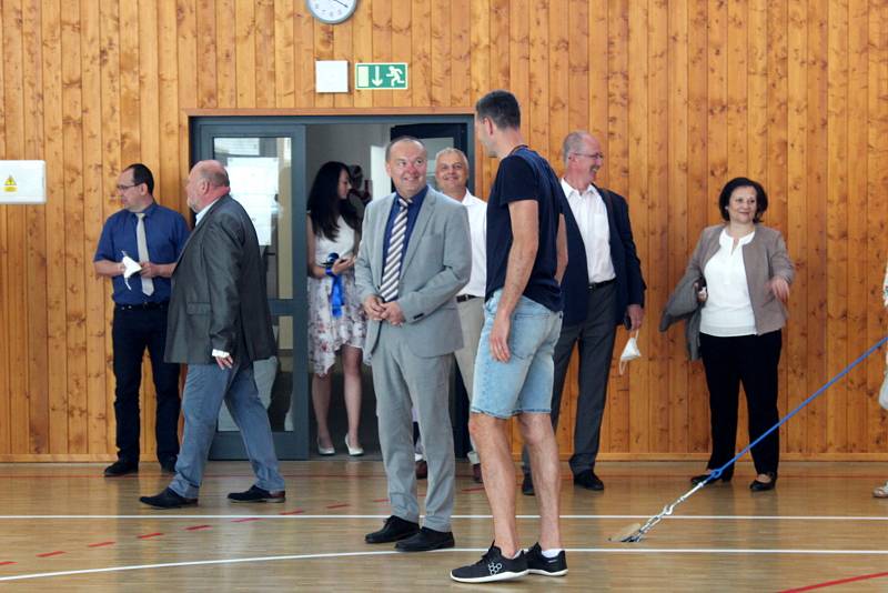 Nová sportovní hala bude sloužit žákům učiliště, basketbalové akademii i dětem z Dětského domova.