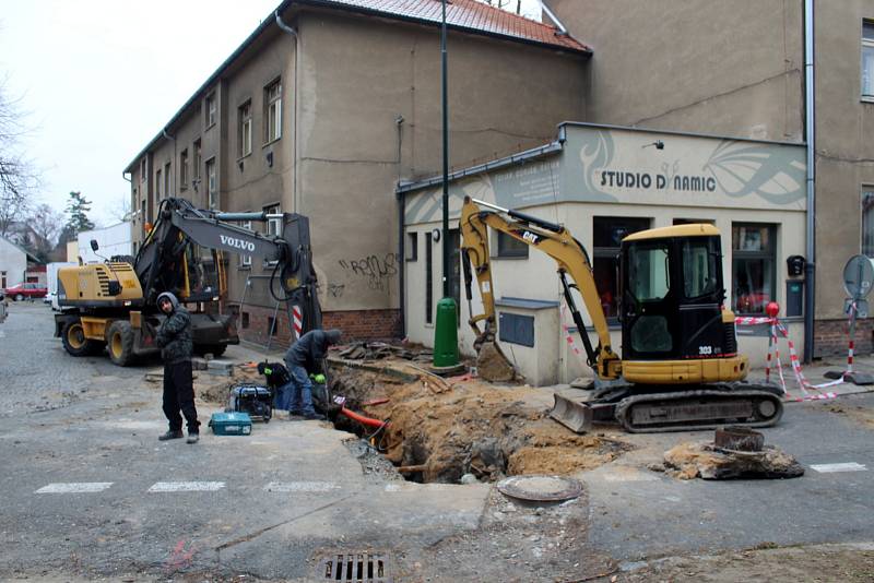 Pracuje se pouze na kraji lokality Na Rejdišti, jinde práce zastavil mráz.