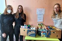 Potravinovou sbírku pro organizaci Respondeo uspořádali studenti a pedagogové Střední zdravotnické školy a Vyšší odborné školy zdravotnické v Nymburce.