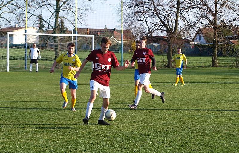 Z fotbalového utkání okresního přeboru Kovanice - Bohemia Poděbrady B (3:1)