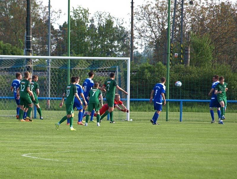 Z fotbalového utkání I.B třídy Sadská - Semice (5:0)