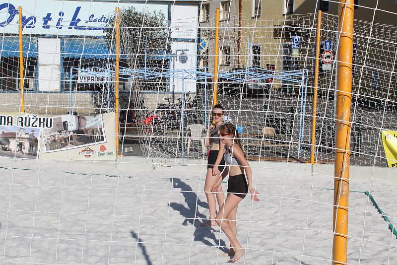 Náměstí Přemyslovců hostí Týden beach volejbalu.