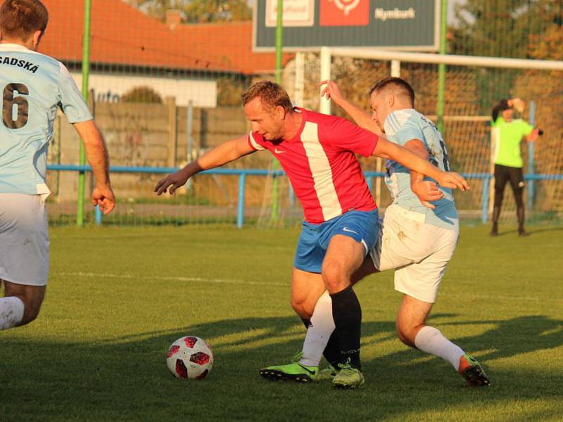 Fotbalové derby I.B třídy vyhrál Pátek, na půdě Sadské zvítězil 2:1.