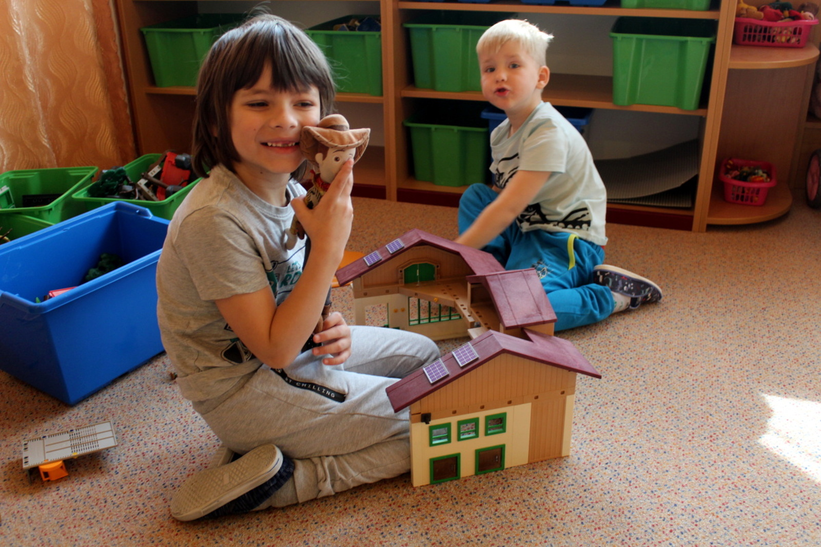 Na děti ve školce čekaly nové hračky i zahradní domečky - Nymburský deník