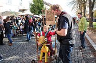 Za krásného sobotního počasí se na náměstí Bedřicha Hrozného v Lysé nad Labem konal další ročník dobročinného Řemeslného jarmarku.