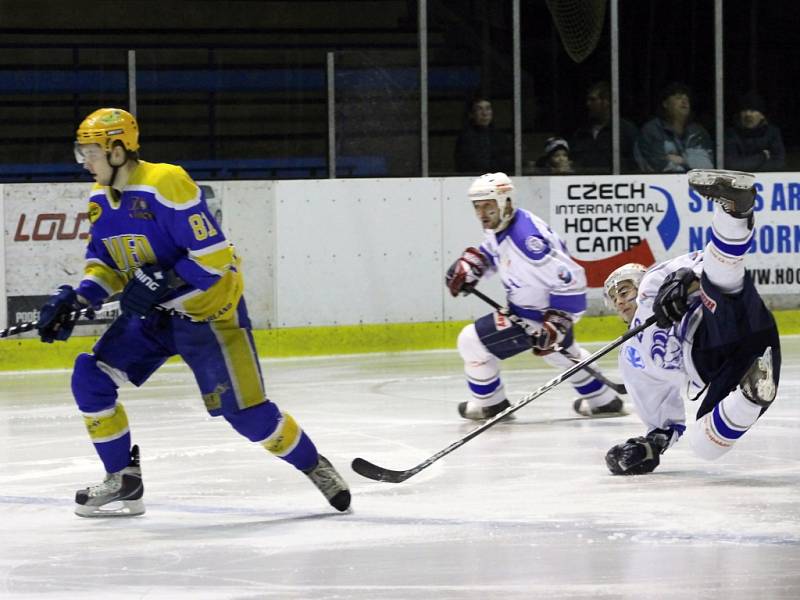 Z hokejového utkání play off druhé ligy Nymburk - Kolín (5:0)