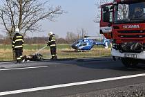 Při tragické nehodě u Poděbrad zemřeli dva motorkáři.