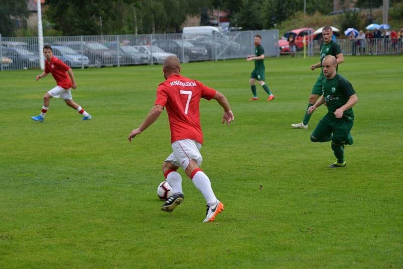 Z divizního fotbalového utkání Ostrá - Polaban Nymburk (0:1)