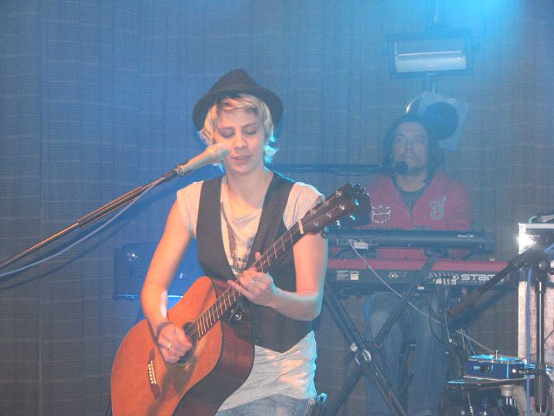 Aneta Langerová s kapelou předvedla v Nymburce poctivý koncert