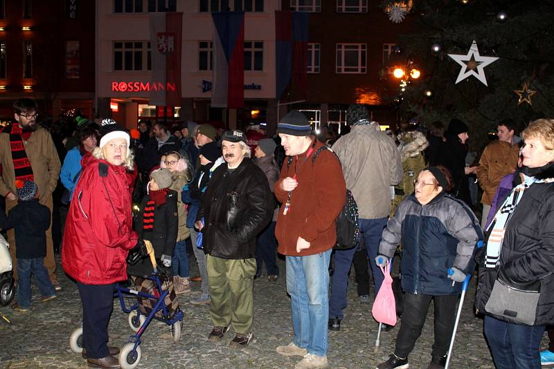 Sejdou se Nymburáci na náměstí Přemyslovců podobně jako při rozsvěcení Vánočního stromu i na Silvestra?