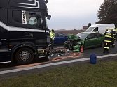 Dopravní nehoda za obcí Všechlapy.