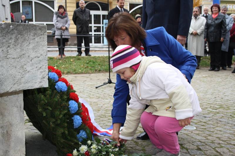 Kladení věnců v Lysé nad Labem