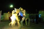 Ledový sochař Petr Říha posbíral na festivalu v Japonsku dvě ceny
