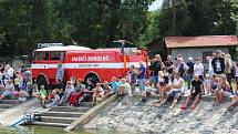 Sokolečská lávka v režii místních sokolů a dobrovolných hasičů přinesla báječnou zábavu.