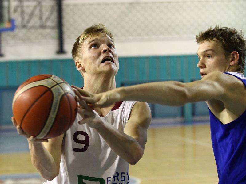 Za zápasů nymburských basketbalových družstev