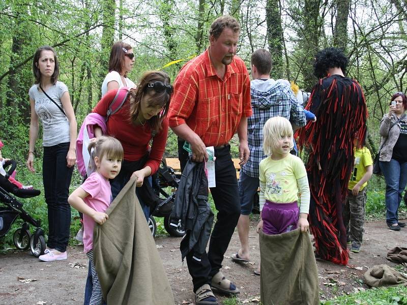 Čarodějnický pohádkový les na Ostrově v Nymburce