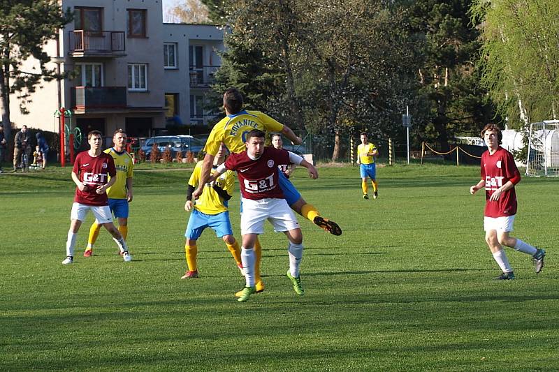 Z fotbalového utkání okresního přeboru Kovanice - Bohemia Poděbrady B (3:1)