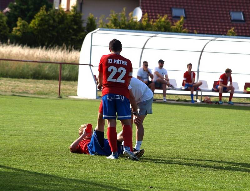 Z fotbalového utkání I.B třídy Pátek - Městec Králové (4:4)