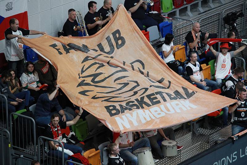 Basketbalisté Nymburka (v bílém) prohráli další zápas Ligy mistrů s Bambergem 78:84.