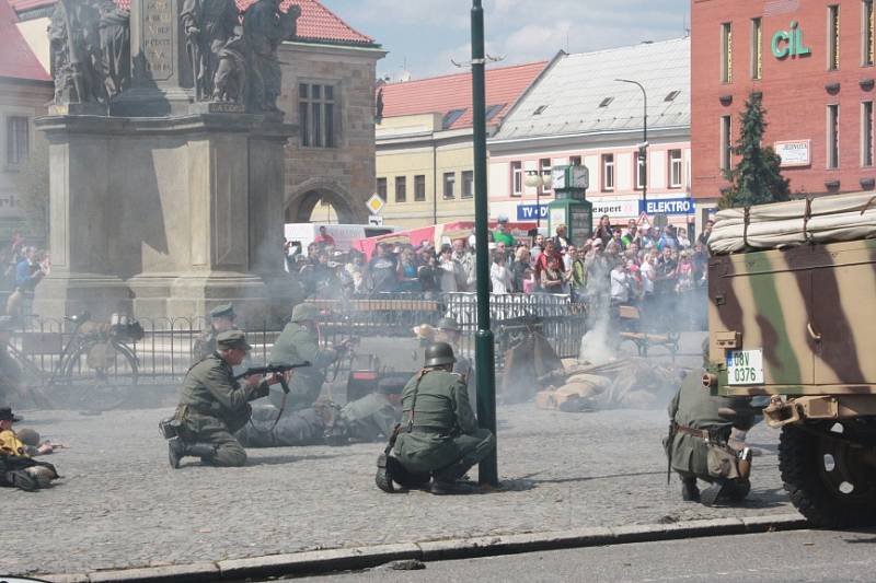 Oslavy 70 let od nymburského povstání na náměstí Přemyslovců v Nymburce.