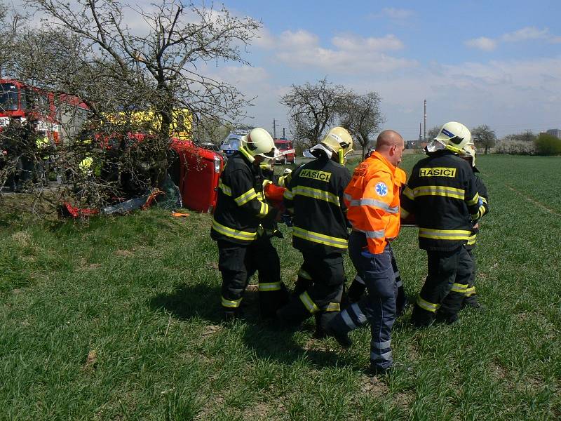 Vážná nehoda mezi Nymburkem a Kamenným Zbožím