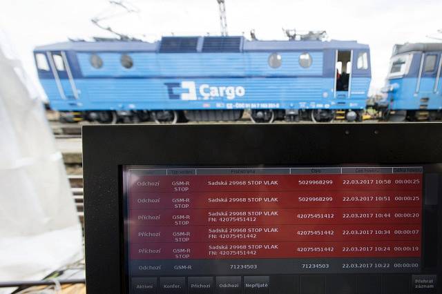 Novináři se mohli 22. března v Sadské seznámit s detaily projektu na dálkové zastavení vlaku, který dokončila Správa železniční dopravní cesty (SŽDC) ve spolupráci se společností TTC Marconi. 