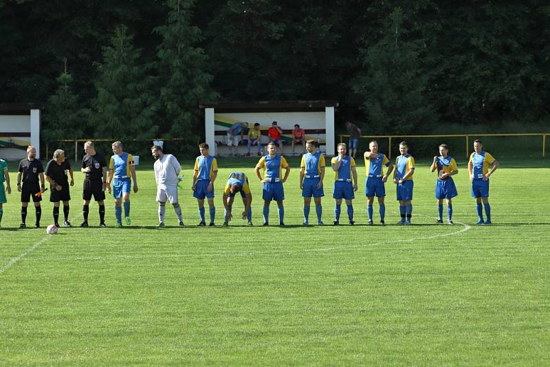 Z fotbalového utkání okresního přeboru Přerov nad Labem - Všejany (3:2)