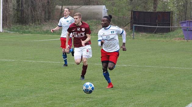 Z fotbalového utkání krajského přeboru Bohemia Poděbrady - Lhota (1:1, na penalty 5:4)