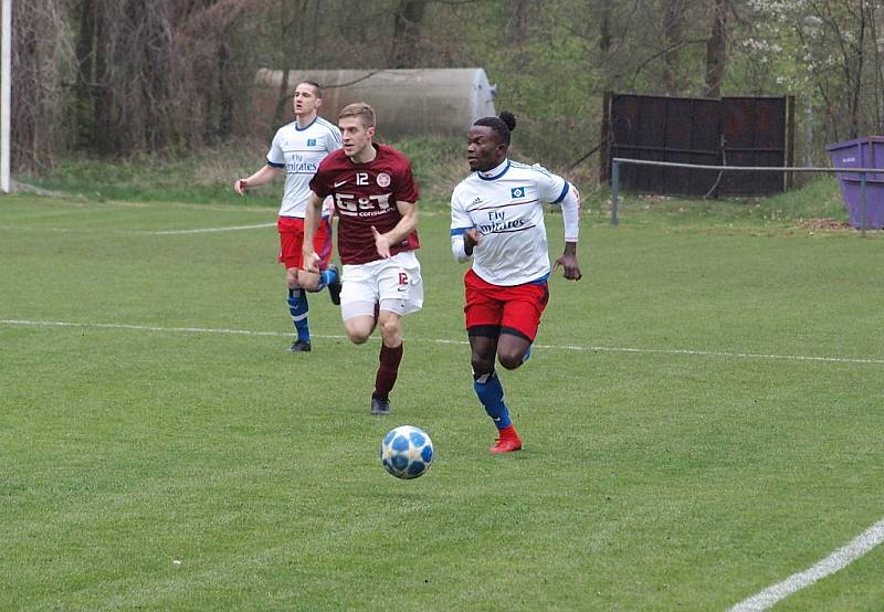 Z fotbalového utkání krajského přeboru Bohemia Poděbrady - Lhota (1:1, na penalty 5:4)