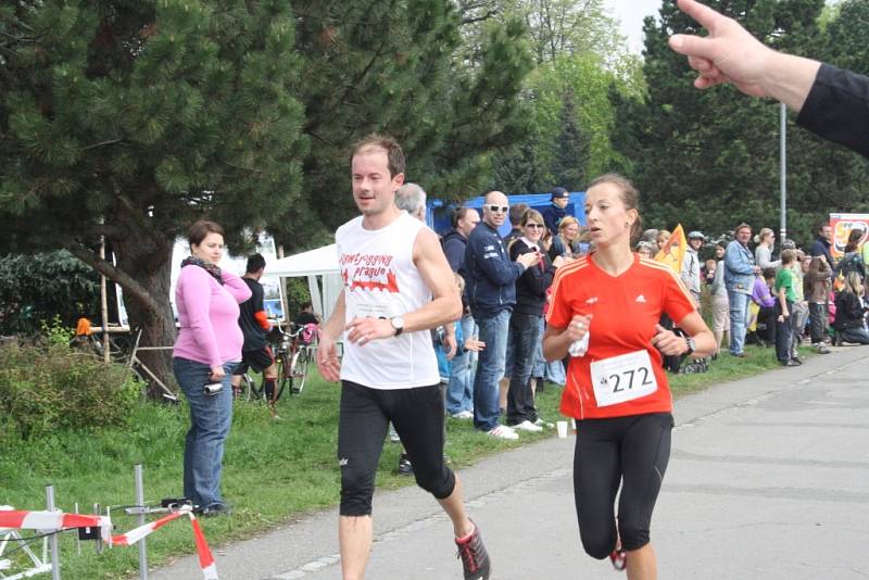 První ročník půlmaratonu a "čtvrtky" v Nymburce.