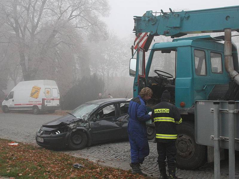 Při dopravní nehodě ve Strakách se zranili dva lidé. 