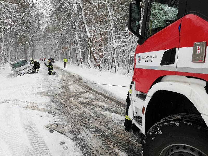 První únorovou neděli se středočeští hasiči takřka nezastavili.