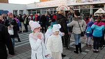 Na sídlišti se sešli místní na jarmarku před Základní školou Letců R.A.F.