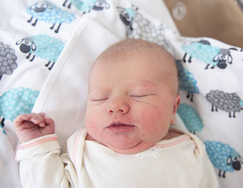 Kristýna Mahutová z Čelákovic se narodila v nymburské porodnici 17. října 2021 ve 12:25 hodin s váhou 3310 g a mírou 50 cm. Z holčičky se raduje maminka Linda, tatínek Filip a sestřička Dorota (3 roky).