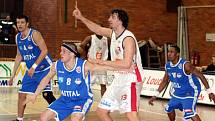 Basketbalisté Nymburka hrají první kolo play off s Ostravou.