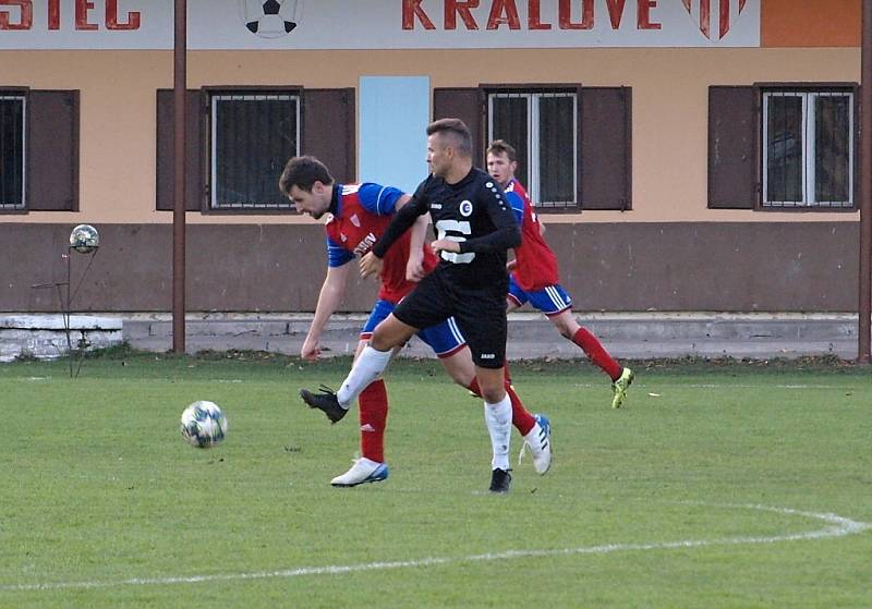 Z fotbalového utkání I.B třídy Městec Králové  - Slovan Poděbrady (0:1)