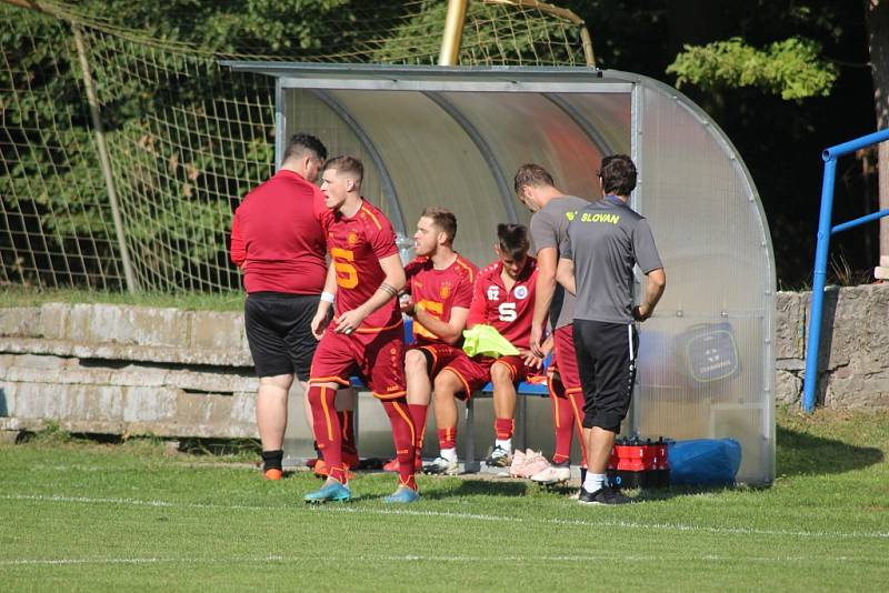 Z fotbalového utkání I.A třídy Slovan Poděbrady - Pšovka Mělník (4:1)