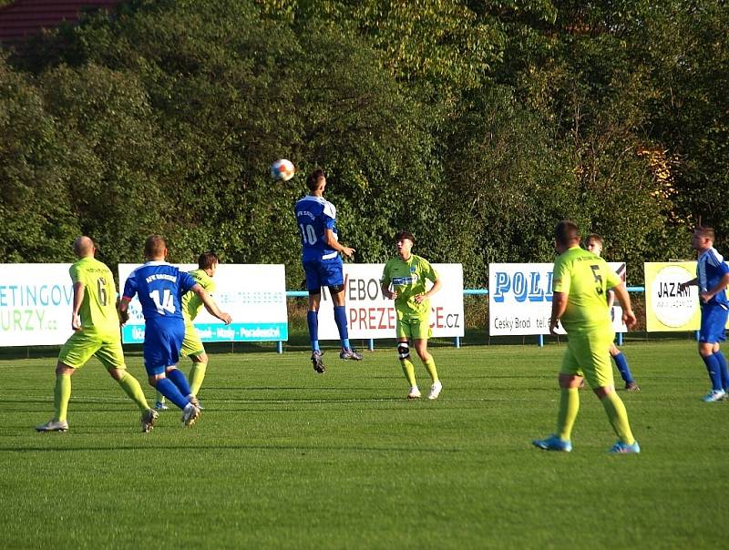 Z fotbalového utkání I.B třídy Sadská - Vykáň (2:3)