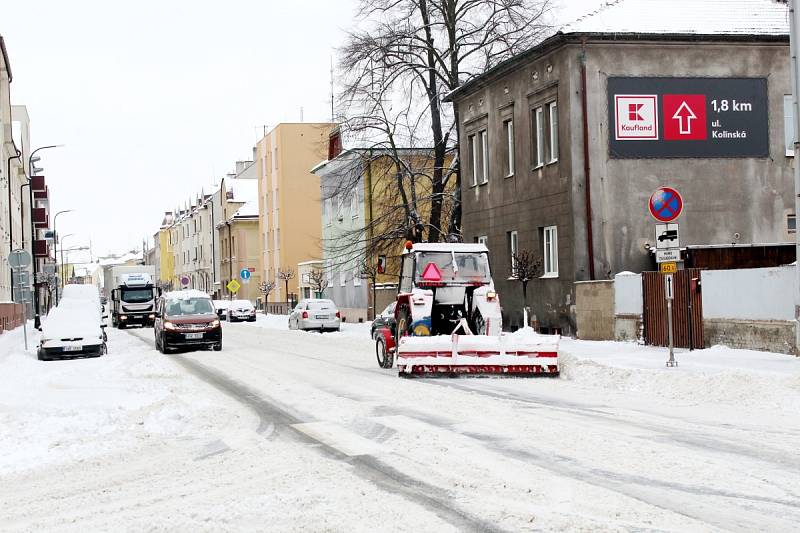 V noci na pondělí napadlo v Nymburce 10 centimetrů sněhu.