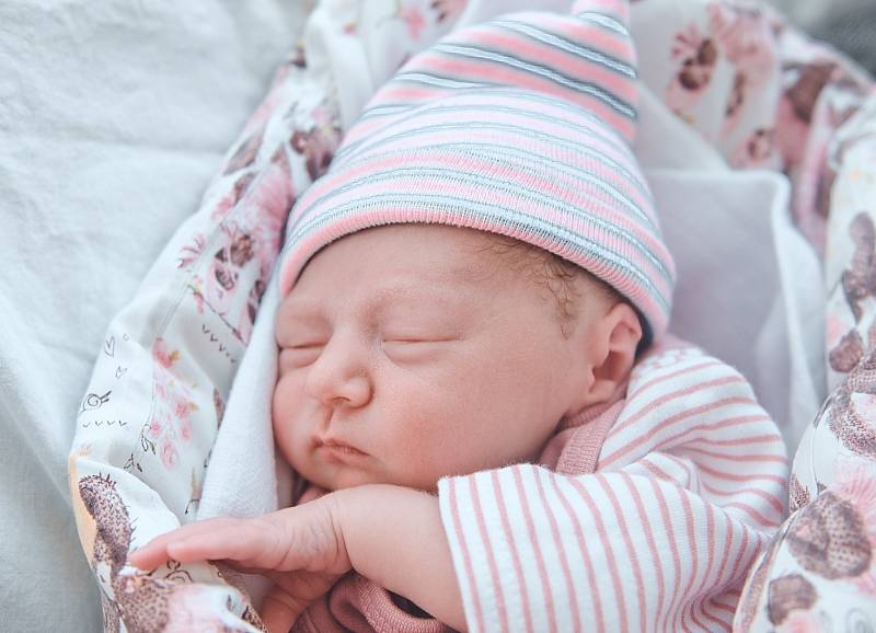 Isabella Eisová se narodila v nymburské porodnici 12. března 2022 v 16:02 hodin s váhou 2480 g a mírou 45 cm. V Sedlčánkách prvorozenou holčičku očekávala maminka Anežka a tatínek Vladimir.