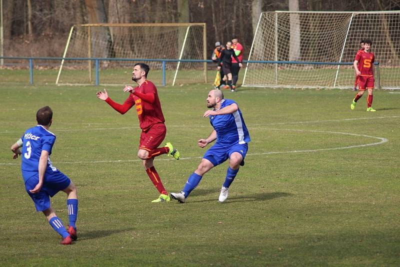 Z fotbalového utkání I.A třídy Slovan Poděbrady - Pěčice (4:0)