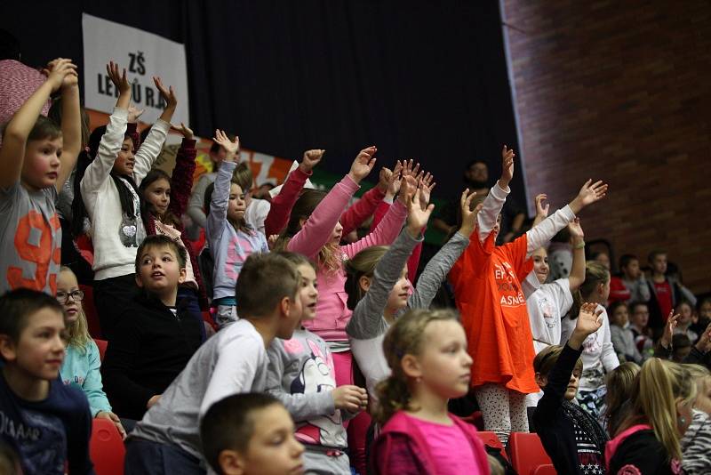 Při basketbalovém utkání Kooperativa NBL v Nymburce byl vytvořen nový rekord – nejnižší věkový průměr diváků na jednom zápase nejvyšší české basketbalové soutěže.